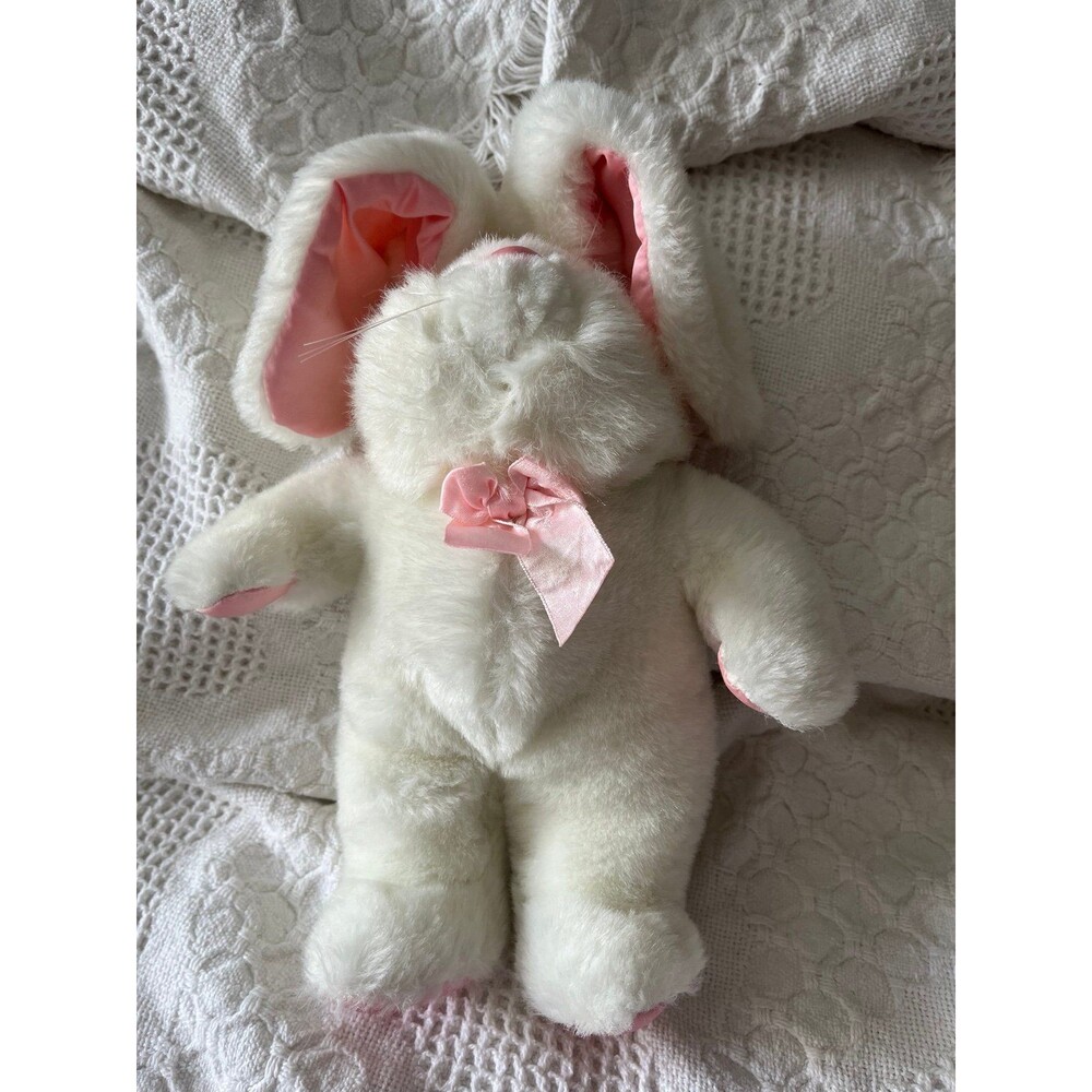 1988 Commonwealth White Bunny